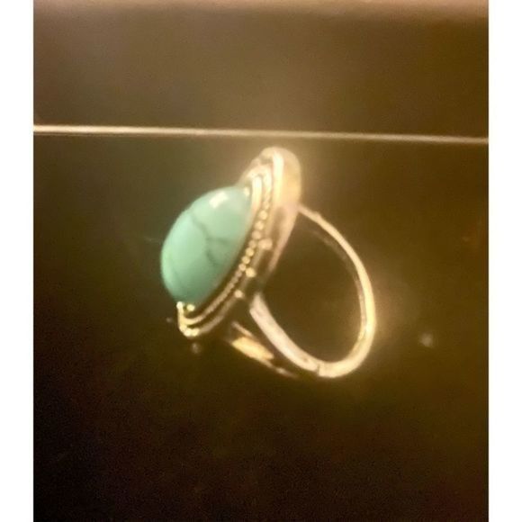 VINTAGE LARGE TURQUOISE N SILVER RING - Picture 4 of 4
